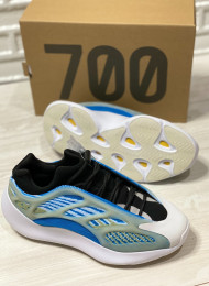 Adidas Yeezy boost 700 живое фото 3